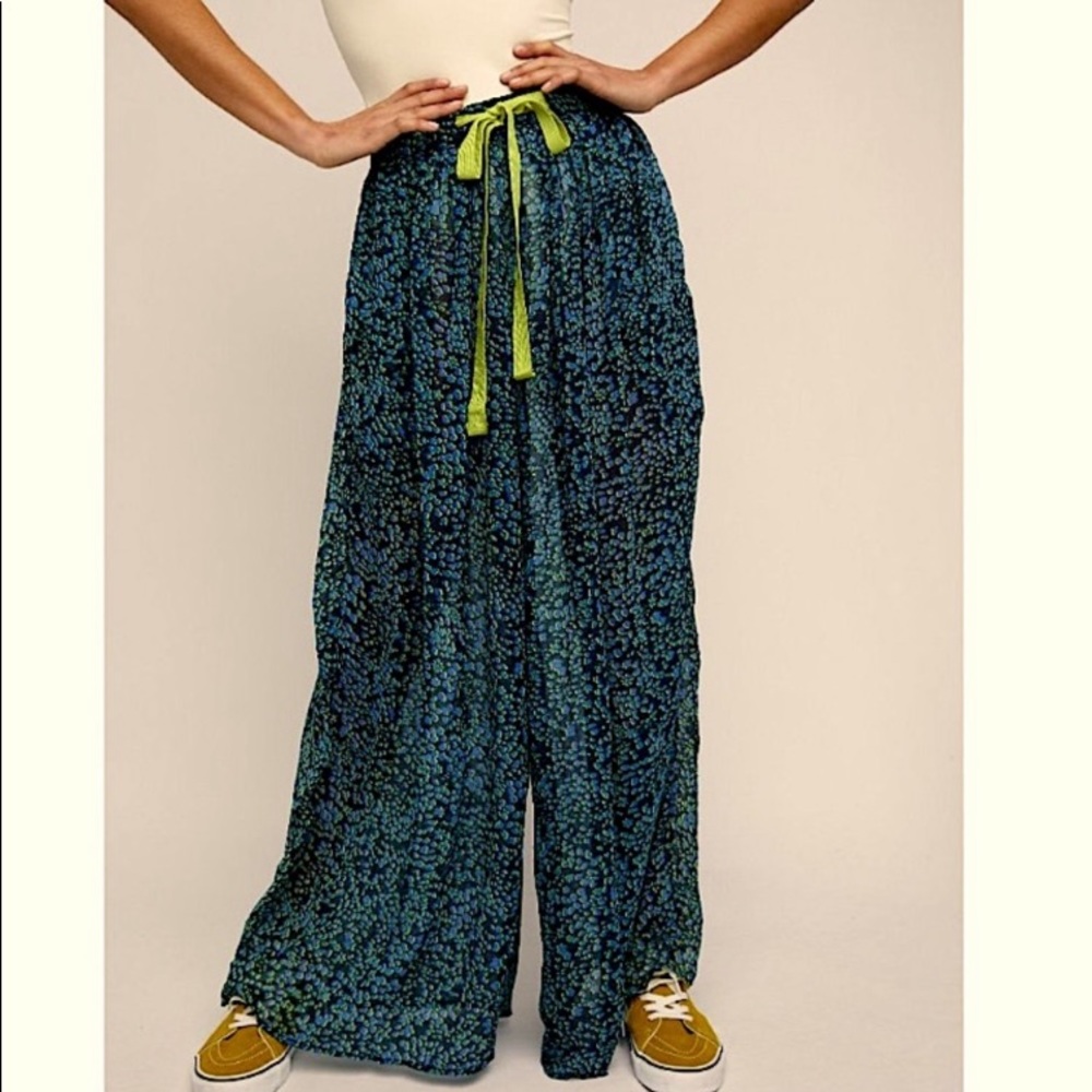 Free People Sleep-In Navy Leopard Spotted Comfy Pants - Picture 2 of 13